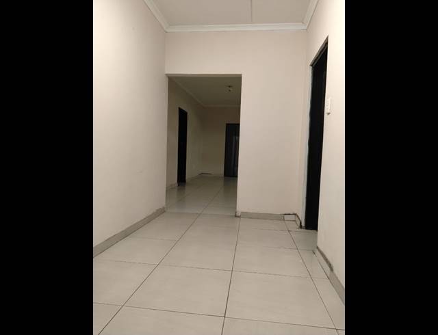5 BEDROOM FREESTANDING FOR SALE IN FLAMWOOD